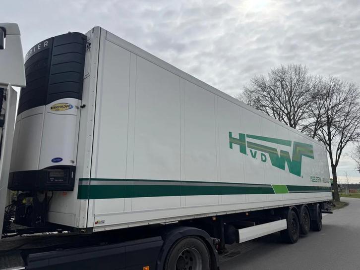 Schmitz Cargobull SKO 24 3 ass koeloplegger, (bj 2002), Auto's, Vrachtwagens, Particulier, Te koop, ABS, Aanhangers en Opleggers