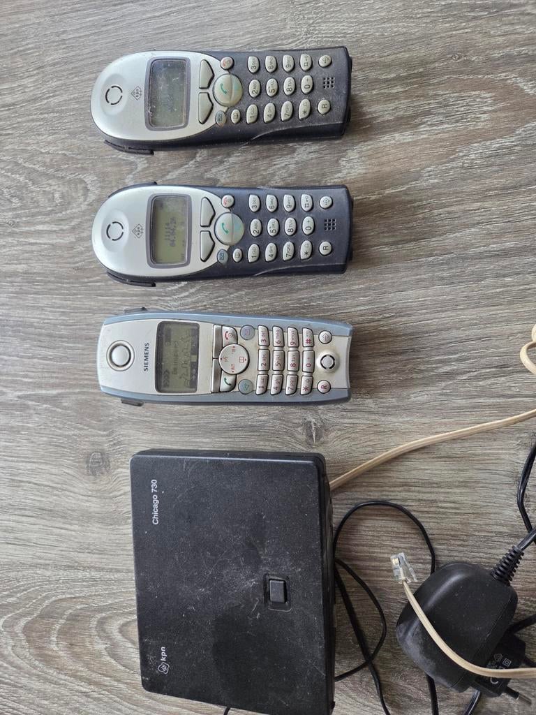 DECT-basisstation Chicago 730 met 3 handsets en opladers, Ophalen of Verzenden, Gebruikt, 3 handsets