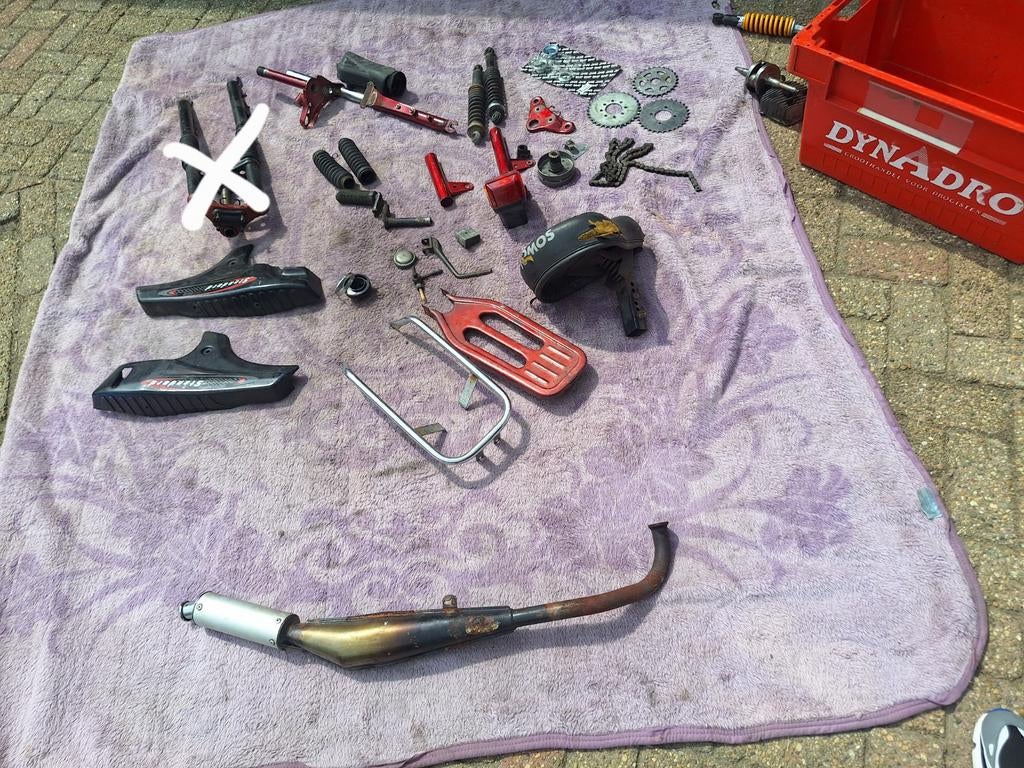 Partij tomos onderdelen, Ophalen of Verzenden