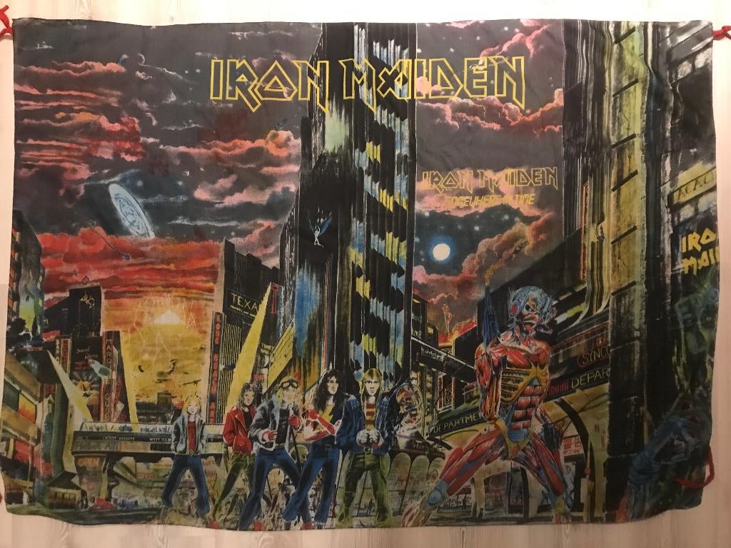 Iron Maiden Somewhere in Time vlag/textielposter 1,3x0,95m, Ophalen of Verzenden, Nieuw