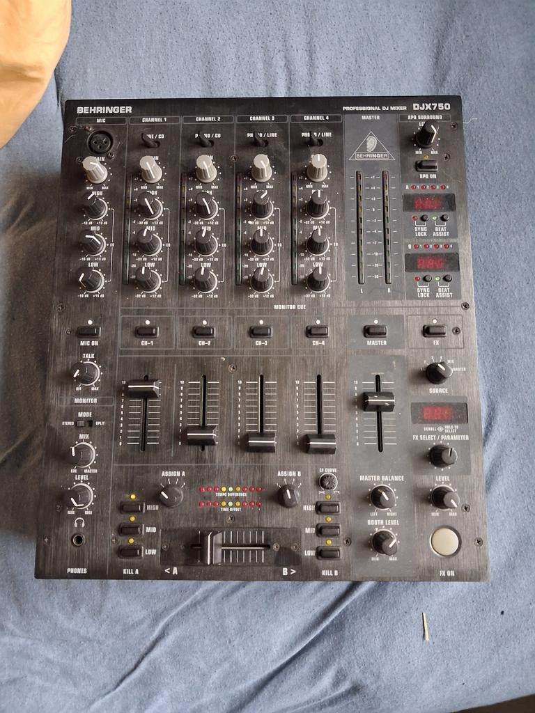 Behringer DJX750 mengpaneel, Muziek en Instrumenten, Mengpanelen, Ophalen of Verzenden