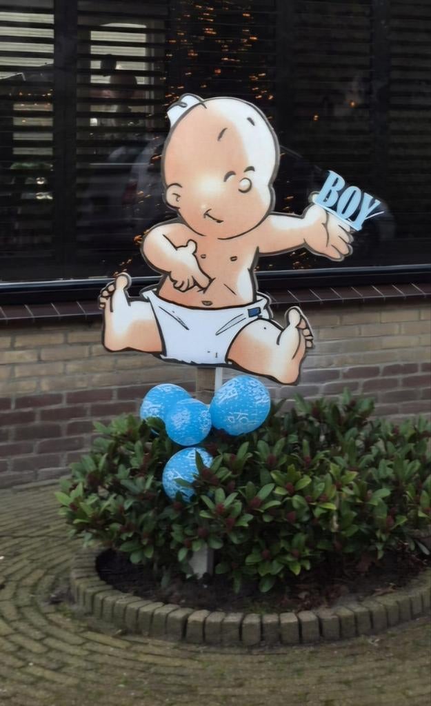 Geboortebord voor in de tuin, Ophalen