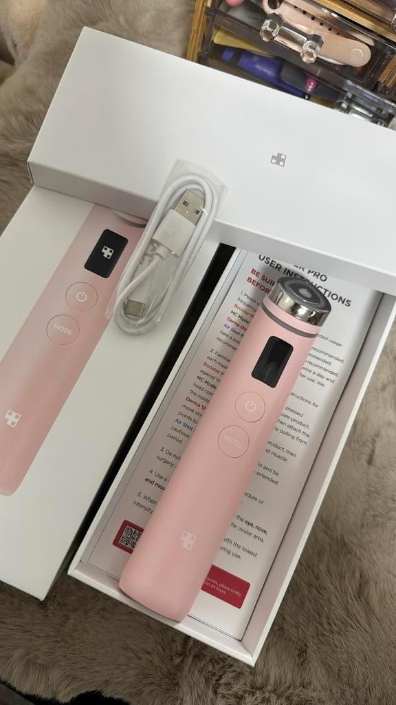 Medicube Booster Pro - Huidverzorgingsapparaat, Sieraden, Tassen en Uiterlijk, Uiterlijk | Gezichtsverzorging, Zo goed als nieuw