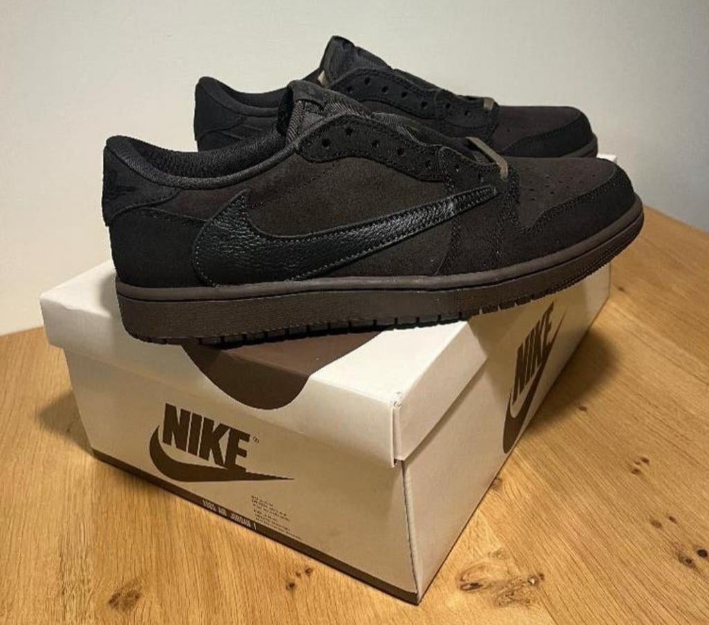 Nieuwe Originele Nike Travis Scott Velvet Brown.

Maat: 43, Kleding | Heren, Schoenen, Ophalen of Verzenden, Nieuw, Bruin