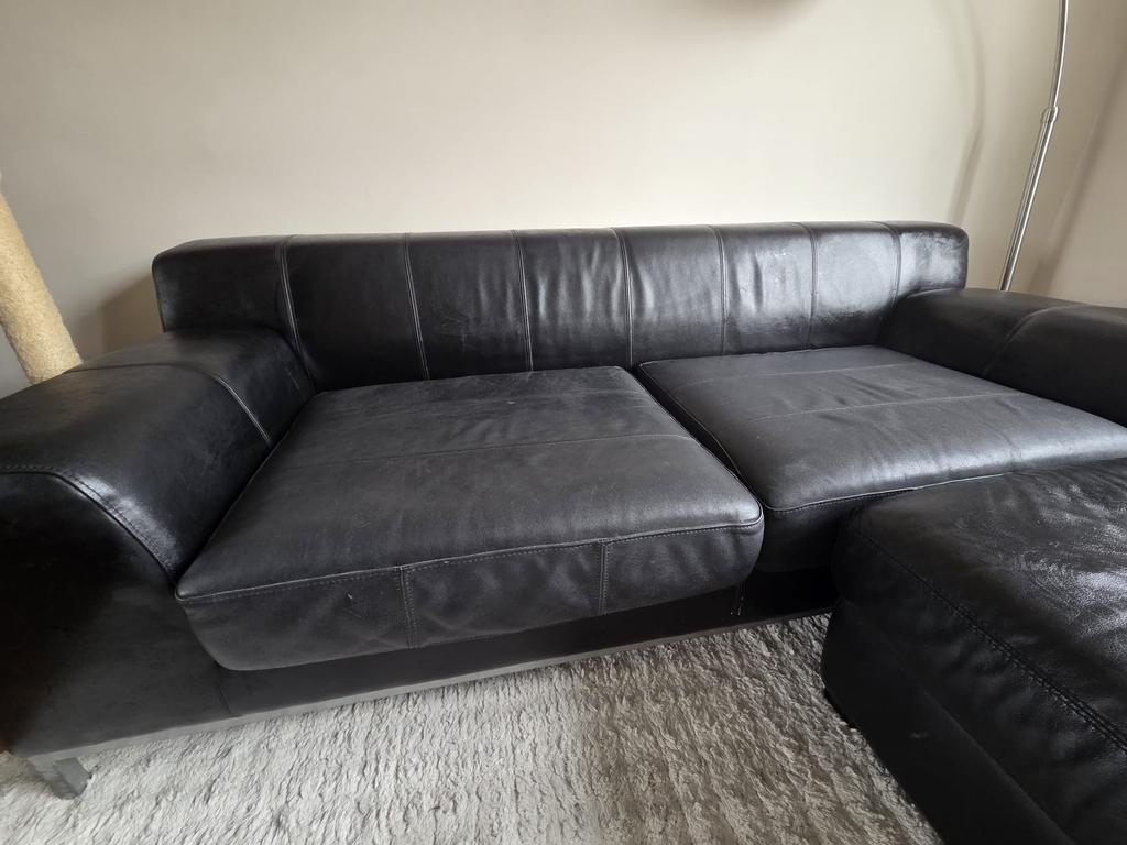 Gratis ophalen: zwarte leren bank, Huis en Inrichting, Ophalen, Gebruikt, Driepersoons, 200 tot 250 cm