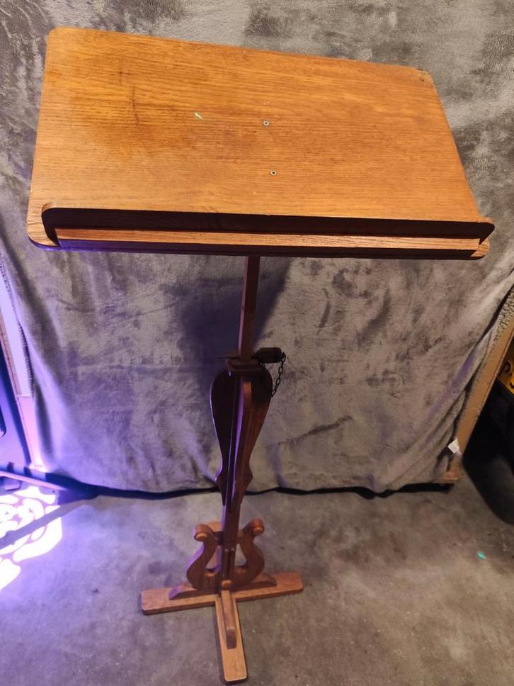 Houten lessenaar - Vintage muziekstandaard, Muziek en Instrumenten, Standaards, Gebruikt, Muziekstandaard, Overige instrumenten