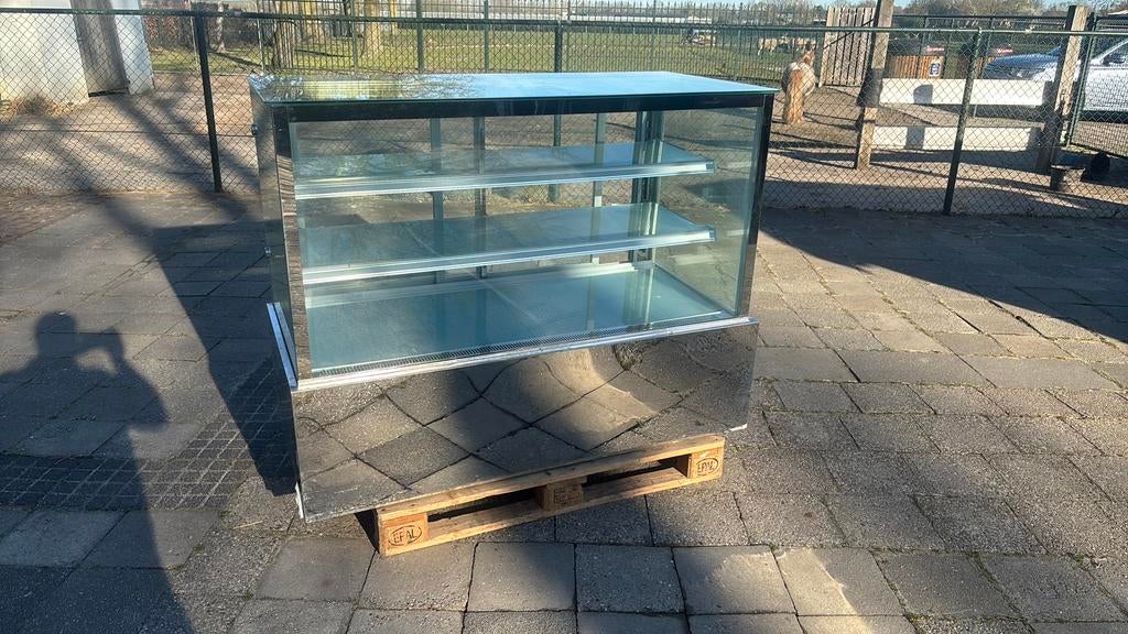 Verkoop vitrine, Ophalen