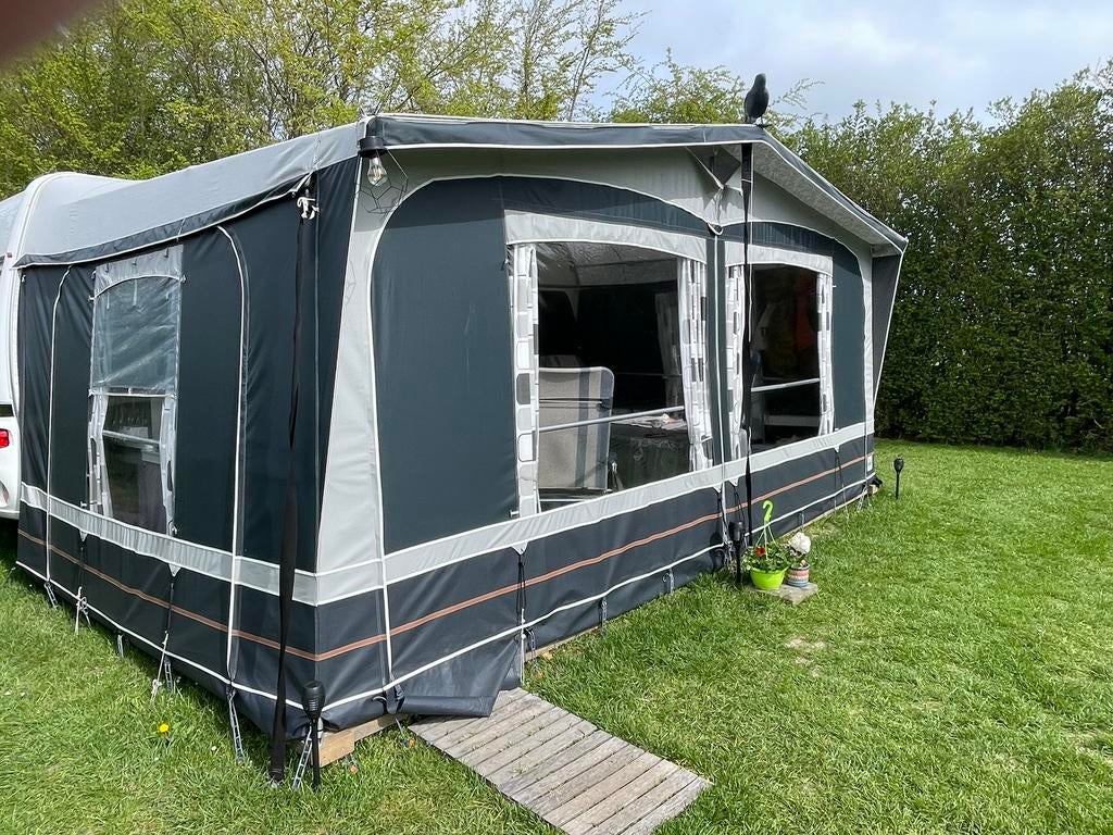 Te koop Fendt toer caravan, Bianco, Selection 465 SFB, Vast bed, Rondzit, Particulier, Schokbreker