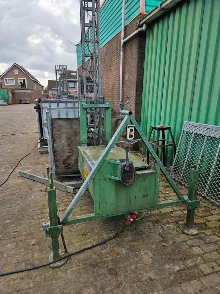 De jong A42b bouwlift met hekbeveilinging 380v, Doe-het-zelf en Verbouw, Bouwliften, Ophalen, De Jong, Gebruikt, .