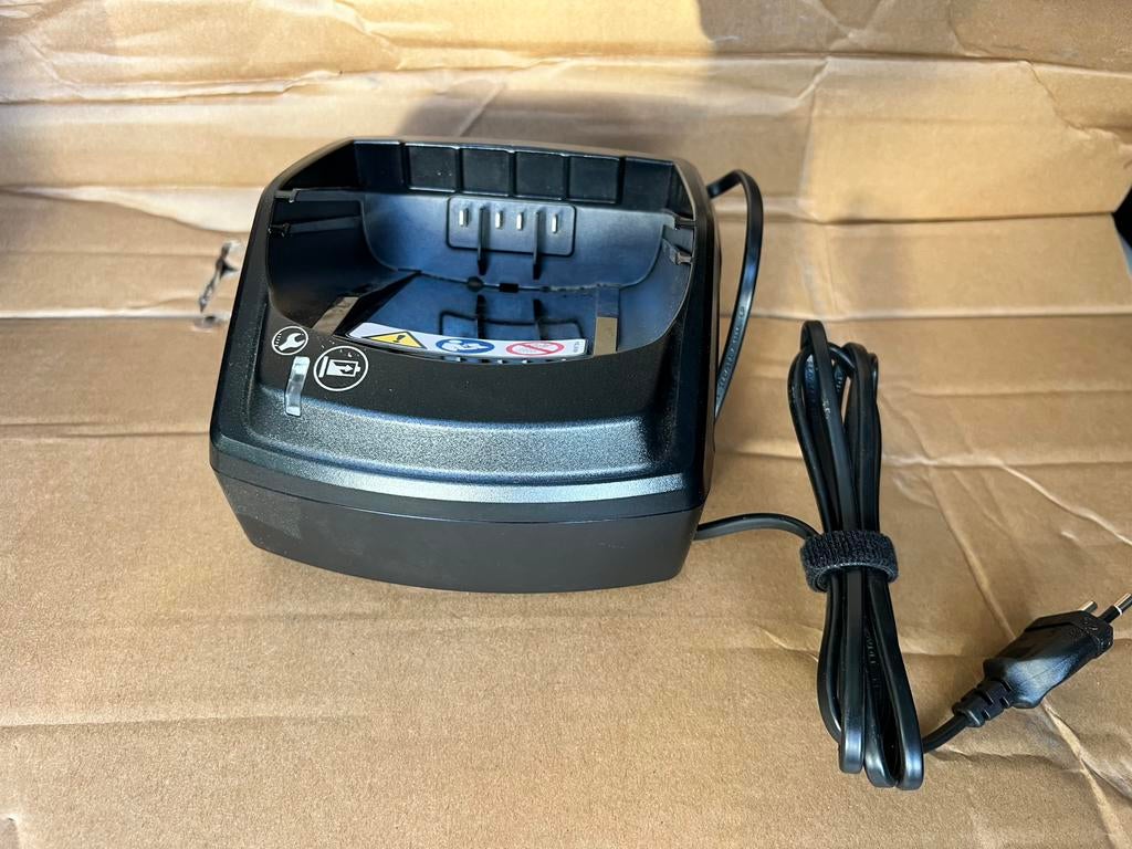 Stihl AL101 Accu lader  nieuw en ongebruikt €32,- euro, Tuin en Terras, Hand-tuingereedschap, O, O, Nieuw, Ophalen of Verzenden