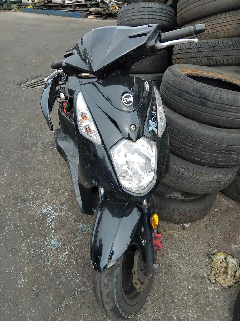 Diverse sym orbit 2 xpro onderdelen kappen verlichting enzo., Fietsen en Brommers, Brommeronderdelen | Scooters, Ophalen of Verzenden