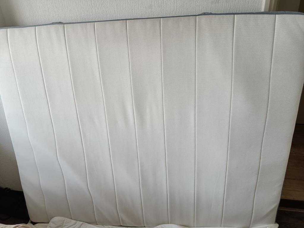 IKEA 160x200 Vesteröy tweepersoons matras + matrasbeschermer, Huis en Inrichting, Slaapkamer | Matrassen en Bedbodems, Ophalen