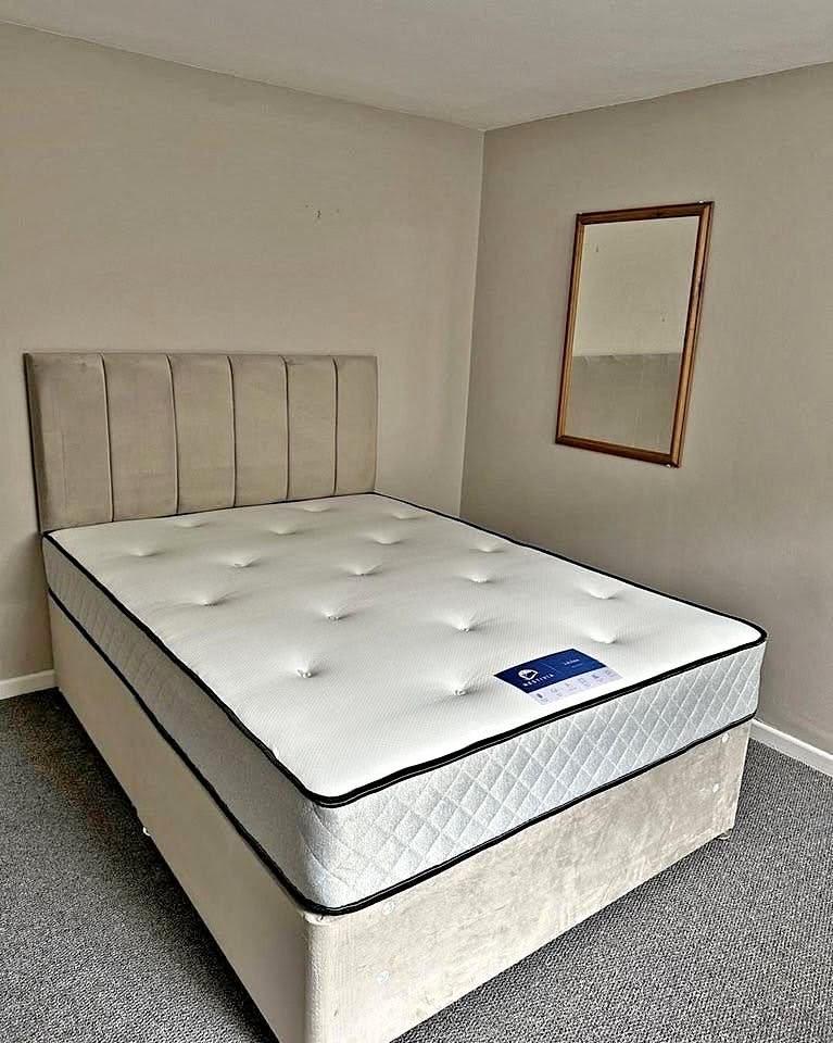 verkoop op Luxe Boxspring 160/180x200 Actie!Gratis Bezorging, Verzenden, 180 cm, 200 cm, Rood
