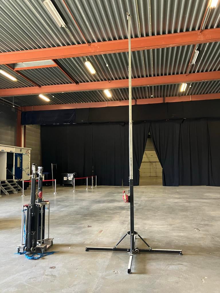 3 Wind-up statieven (Fenix ELV-150/5) 5,30 m hoog op kar., Muziek en Instrumenten, Ophalen, Gebruikt