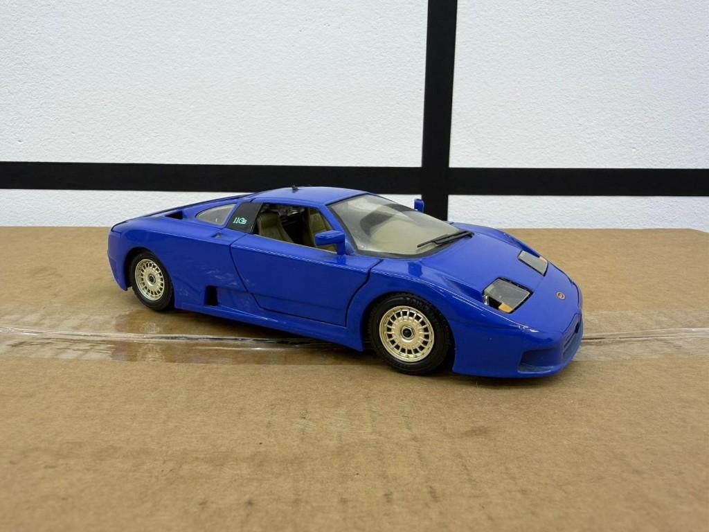 bburago bugatti 11gb  Bburago nmr 1991, Ophalen of Verzenden, Zo goed als nieuw, Auto, Bburago