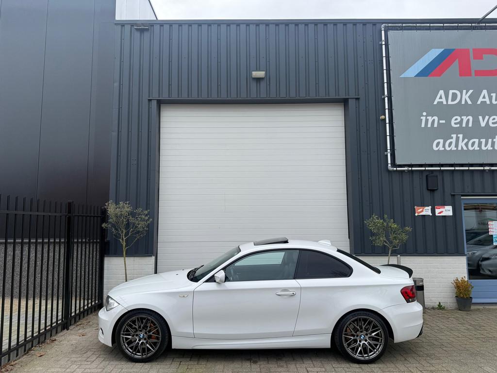 BMW 1-serie Coupé 135i High Executive SCHUIFDAK/LEDER/XENON, Auto's, BMW, 1-Serie, Euro 5, Achterwielaandrijving, Gebruikt