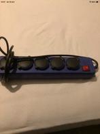 Stekkerdoos voor 5 stekkers met aan/uit schakelaar., Ophalen, Zo goed als nieuw, Stekker