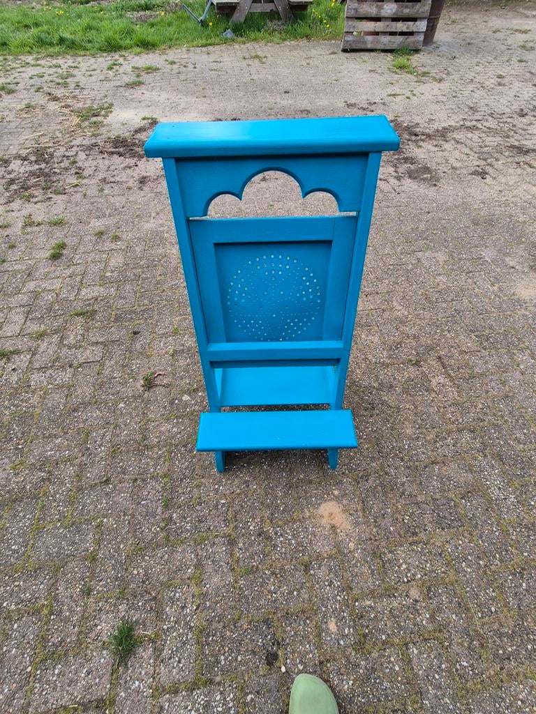 Unieke turquoise/cyaan bidstoel, Antiek en Kunst, Antiek | Religie, Ophalen