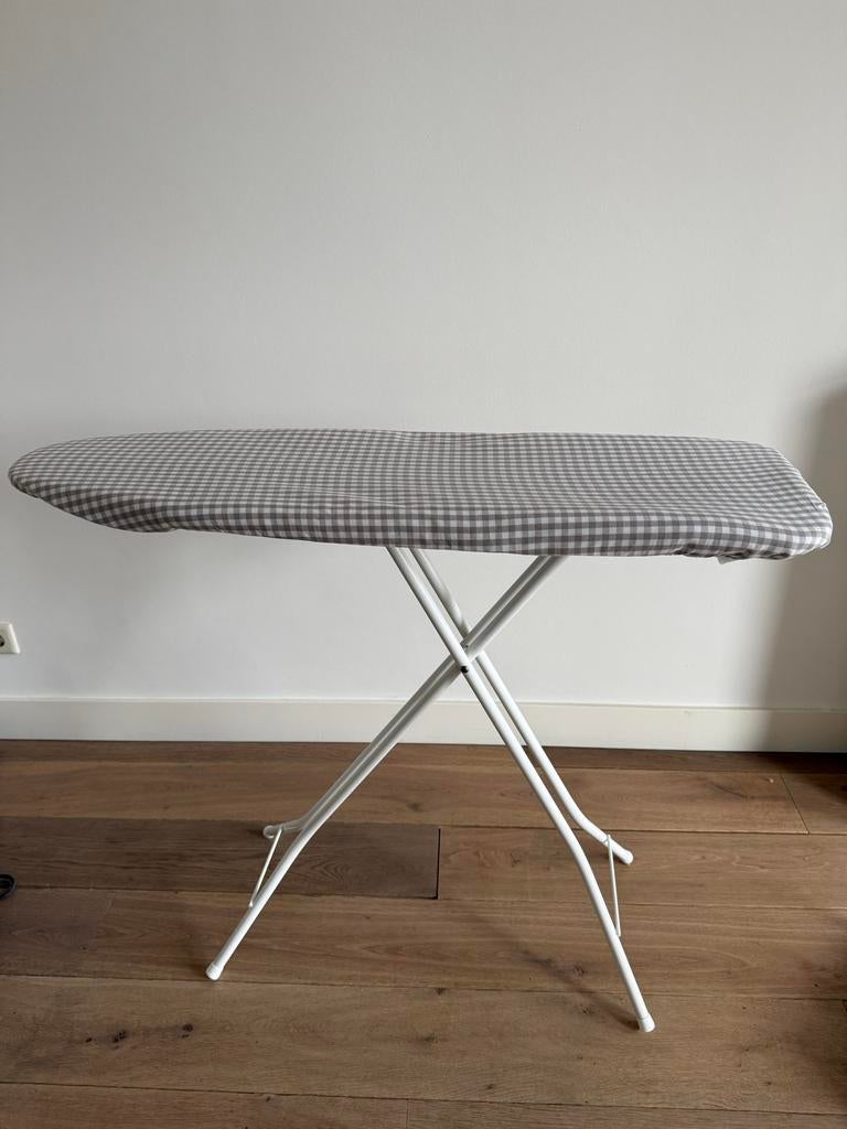 IKEA Ruter Strijkplank - Zo goed als nieuw + hoes, Witgoed en Apparatuur, Strijkijzers en Strijkplanken, Ophalen, Zo goed als nieuw