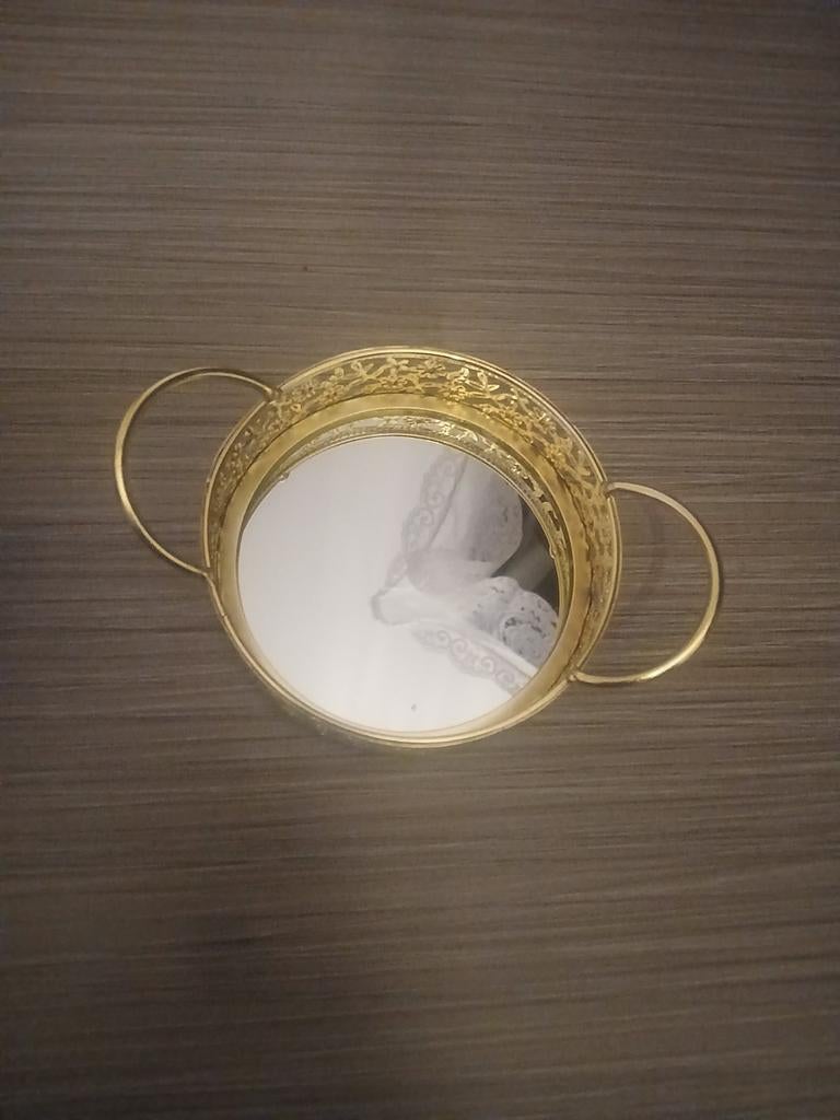 Mini gouden schaaltje met spiegel en handvatten, Ophalen