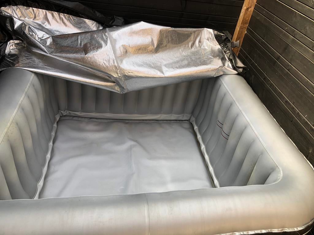 Jacuzzi, Tuin en Terras, Bubbelbaden en Hottubs, Ophalen of Verzenden, Gebruikt, Pomp, Opblaasbaar