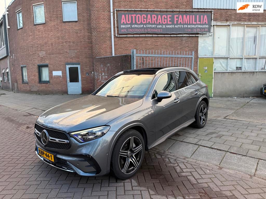 Mercedes-Benz GLC-klasse 220d 4MATIC AMG Line Panorama/Memor, Gebruikt, 4 cilinders, 2500 kg, Adaptive Cruise Control