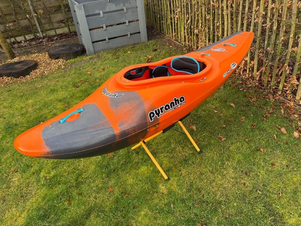 Pyranha Firecracker 252 wildwaterkajak, Watersport en Boten, Kajaks, Zo goed als nieuw, 1-persoons, Ophalen