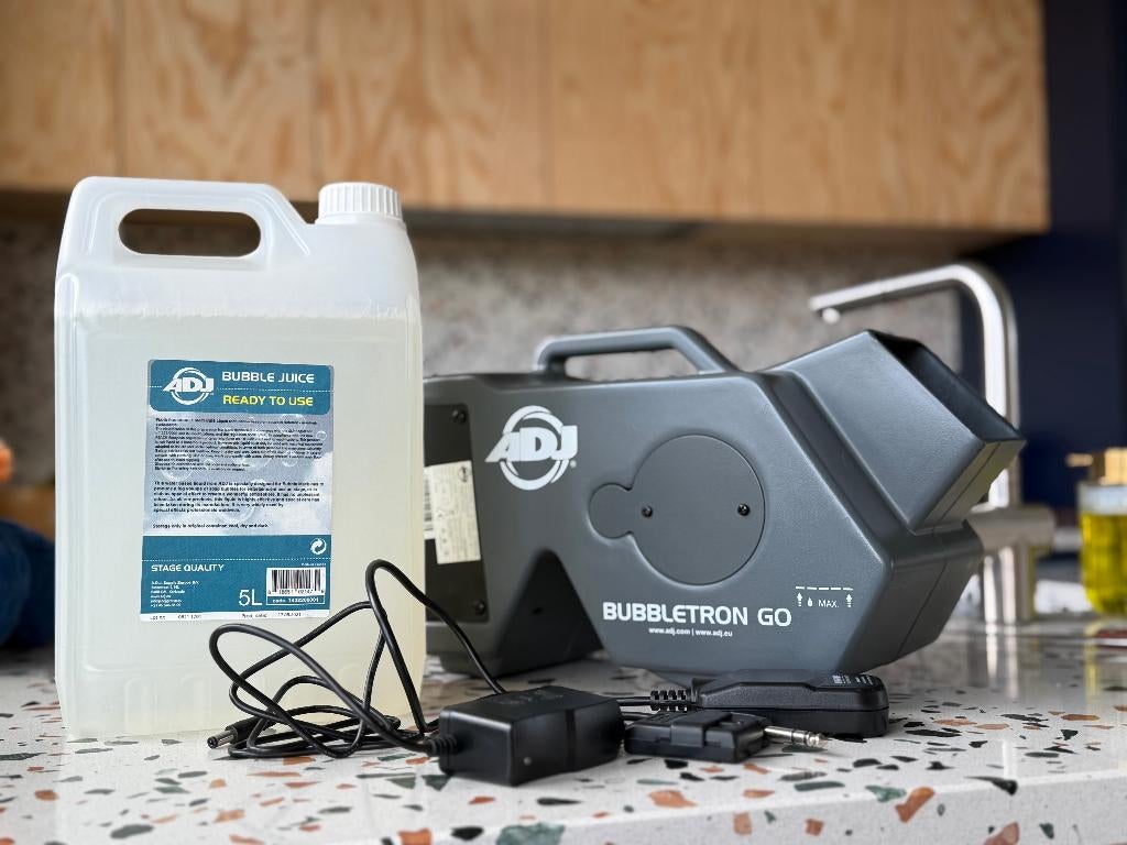 Accu bellenblaas machine - ADJ bubbletron, Ophalen of Verzenden, Nieuw