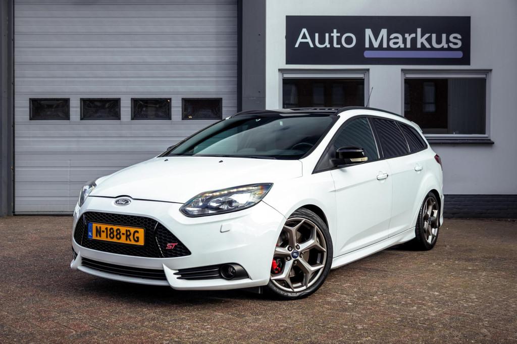 Ford Focus Wagon 2.0 EcoBoost ST-3|Recaro|Camera|Keyless|Led, Auto's, Euro 5, Gebruikt, 4 cilinders, 252 pk