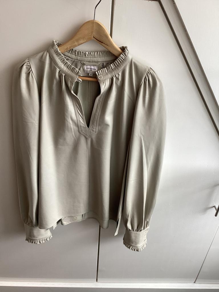 Est’seven leren blouse maat M, Kleding | Dames, Blouses en Tunieken, Ophalen of Verzenden, Zo goed als nieuw, Maat 38/40 (M), Beige