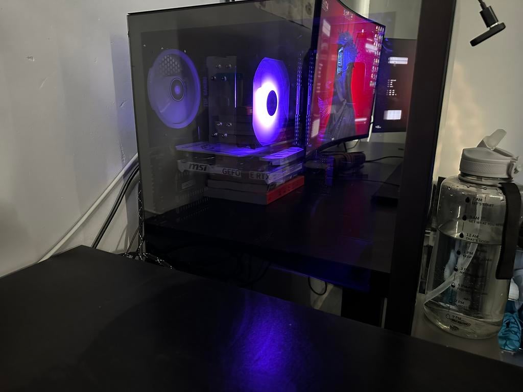 Gaming Pc Met GeForce RTX 4060 | 2TB Opslag | 32GB Ram, Computers en Software, Desktop Pc's, Zo goed als nieuw, 4 Ghz of meer