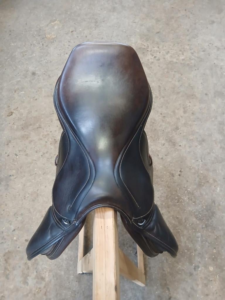 Ikonic springzadel 17.5 inch, Ophalen, Zo goed als nieuw, Springen