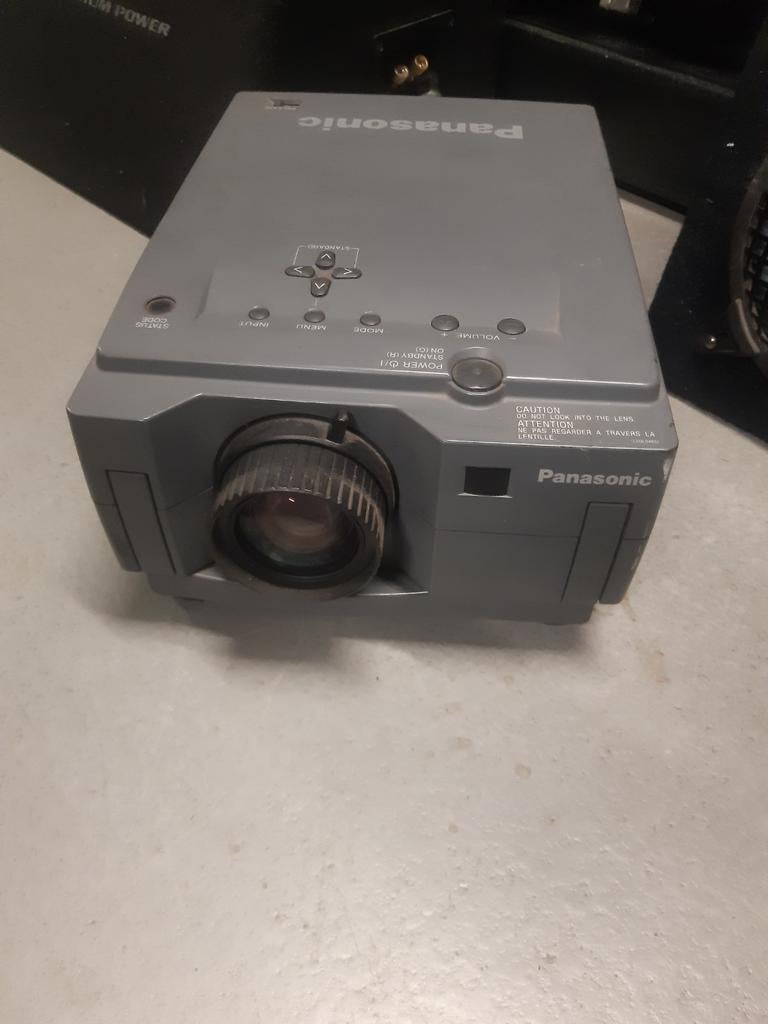 Panasonic PT-L556E LCD Projector - Vintage Beamer, Ophalen, 1006 Kadoma, Kadoma City, Osaka, Japan, Gebruikt, Panasonic