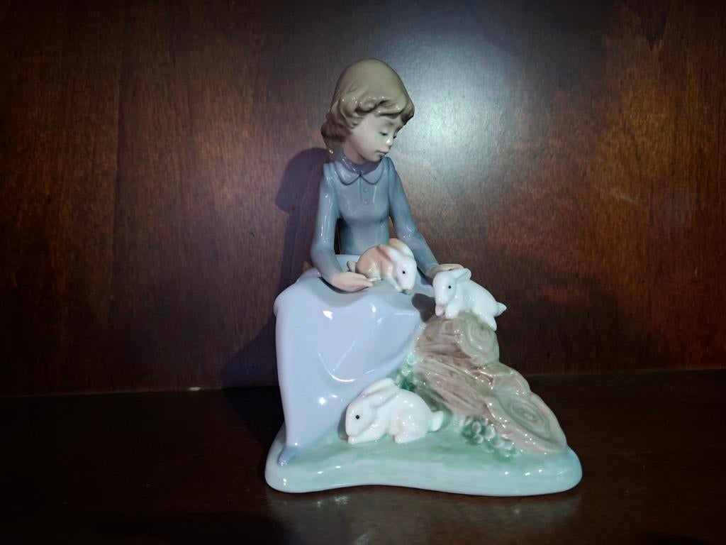 Lladro Nao beeldje - meisje met konijnen, Verzamelen, Ophalen of Verzenden