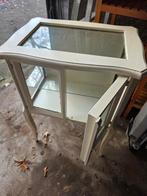 Glazen vitrinekastje met deur, Minder dan 50 cm, Klassiek, Unknown@example.com, Minder dan 25 cm