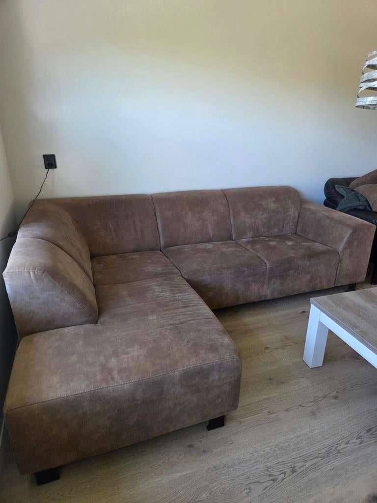 Gebruikte hoekbank - 1.70 x 2.50m - met gebruikssporen, Huis en Inrichting, Banken | Bankstellen, Ophalen, Gebruikt, Vierpersoons of meer