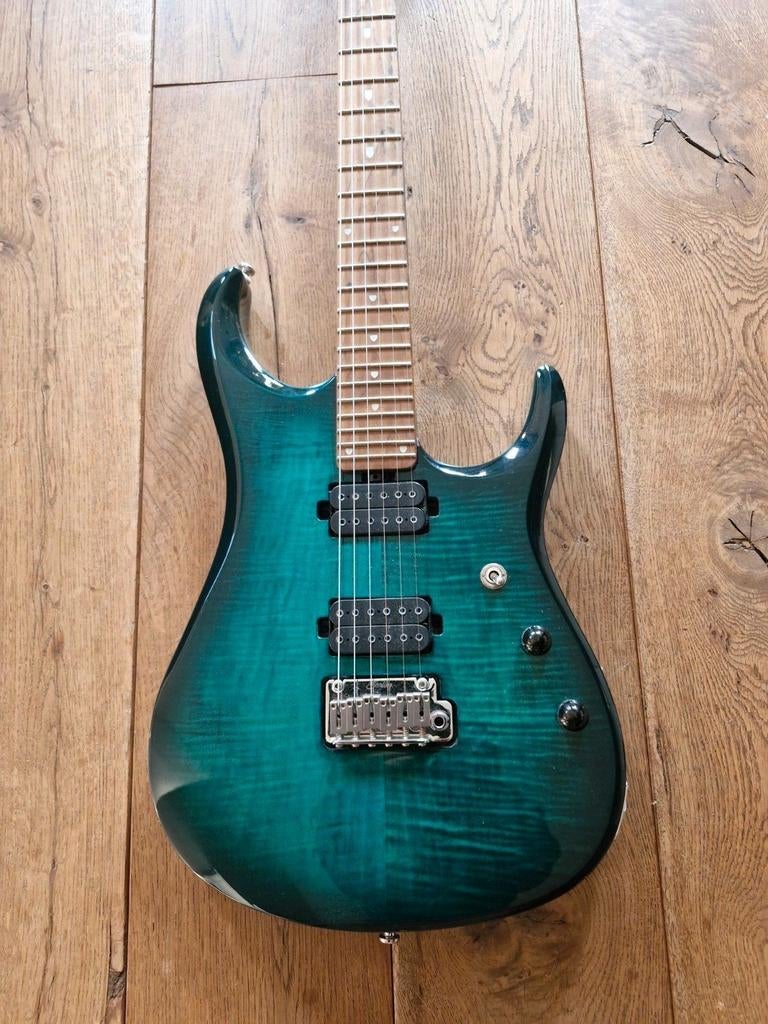 Te koop  sterling jp150 met tas izgst, Muziek en Instrumenten, Ophalen, Zo goed als nieuw, Solid body, Overige merken