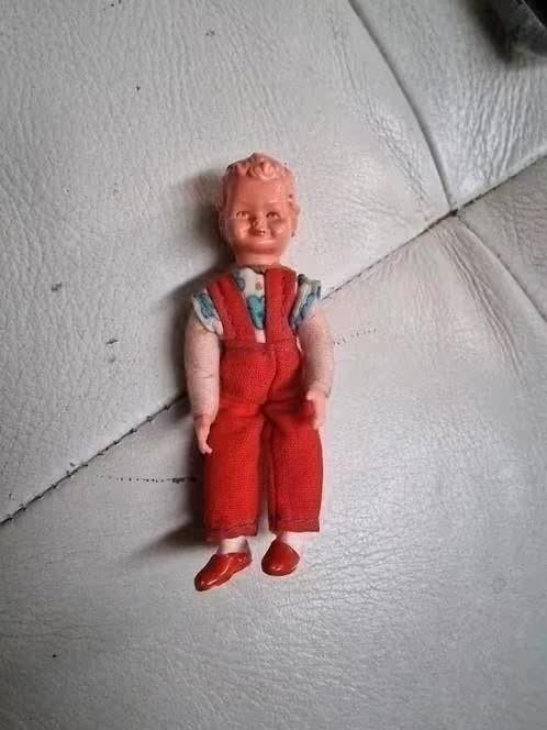 Oud Caco popje 7 cm - Poppenhuis miniatuur, Ophalen of Verzenden, Gebruikt, Overige typen