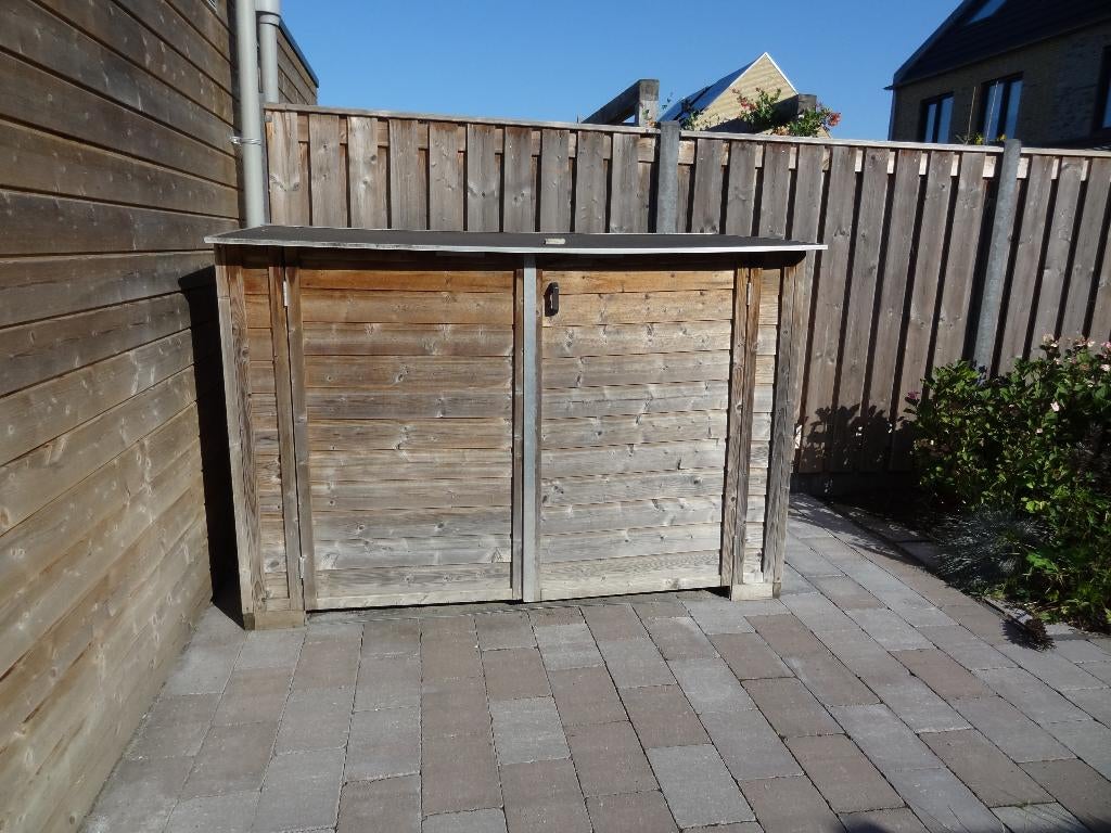 TIJDELIJK €525 Lutrabox LMF203D125-RGH Fietsenberging (2-3st, Tuin en Terras, Bergingen en Tuinkasten, Ophalen, Gebruikt, Hout