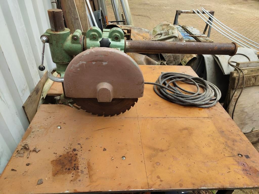 Radiaalzaag, Ophalen