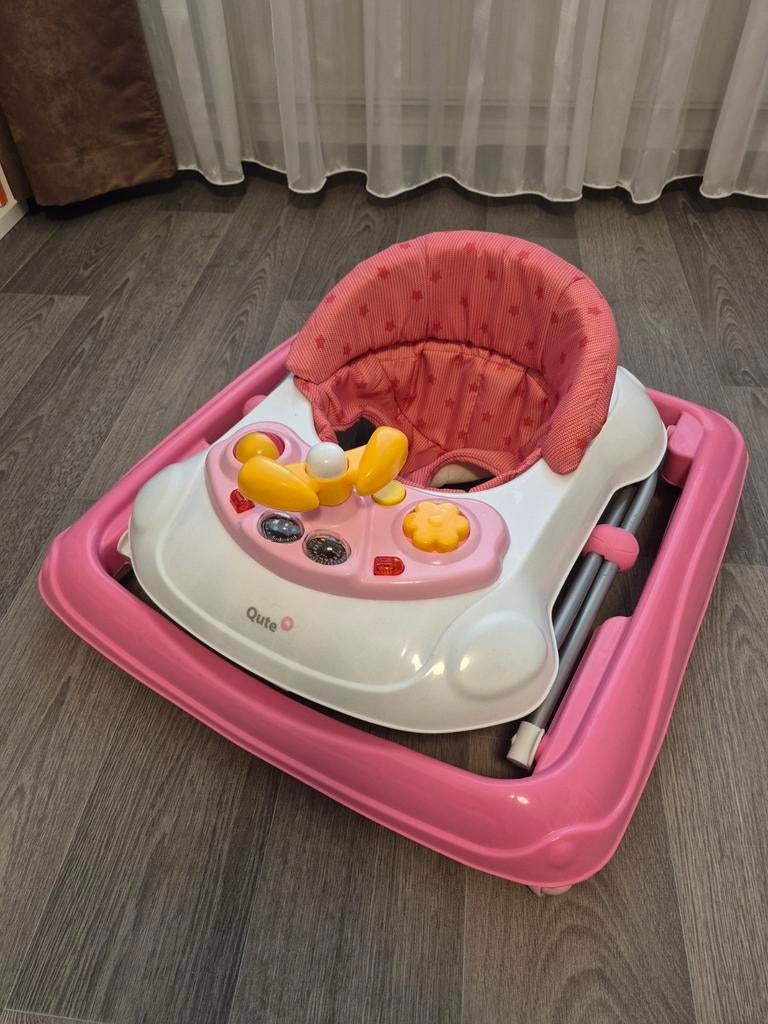 Loopstoeltje roze met wit, Ophalen, Zo goed als nieuw