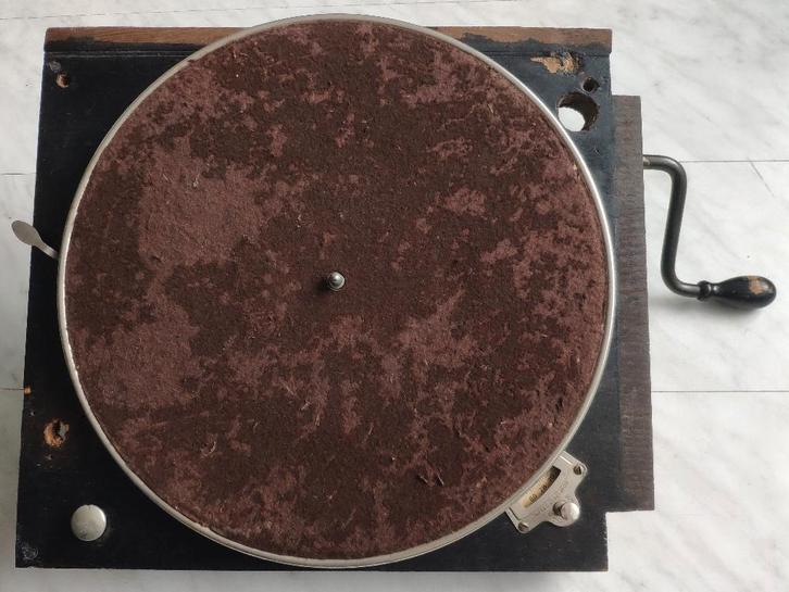 Antiek grammofoon plateau op board met motor, Antiek en Kunst, Antiek | Tv's en Audio, Ophalen