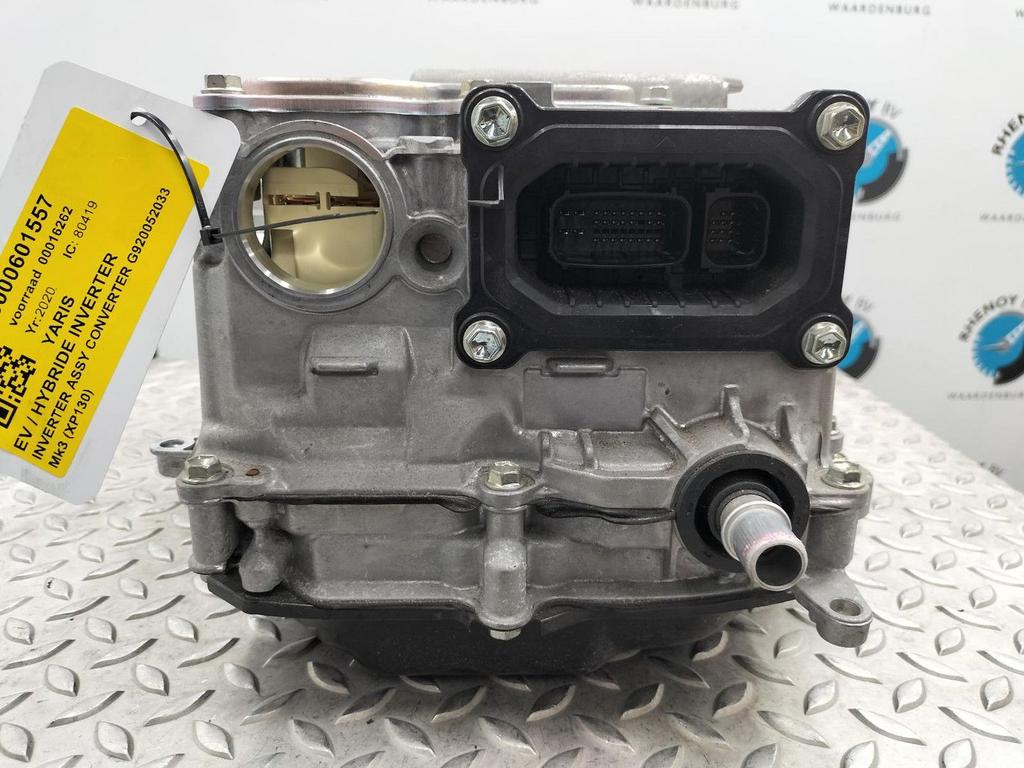 TOYOTA YARIS 1.5 Hybrid 74kW Active CVT  EV / HYBRIDE INVERT, Auto-onderdelen, Ophalen of Verzenden, Gebruikt, Stiba lid