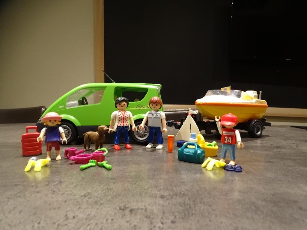 playmobil 4144 gezinswagen met speedboot, Ophalen of Verzenden, Gebruikt, Complete set