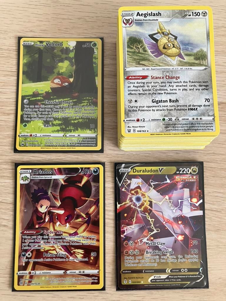 KADO TIP Set van 100 verschillende originele Pokemon kaarten, Ophalen of Verzenden, Zo goed als nieuw, Meerdere kaarten, Foil