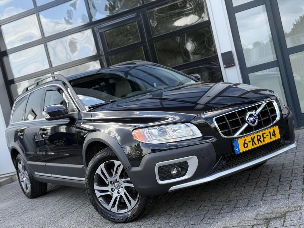 Volvo XC70 2.0 D4 FWD Momentum / Leder / Navi / Cruise / NAP, Auto's, Euro 5, Gebruikt, Beige, 1984 cc