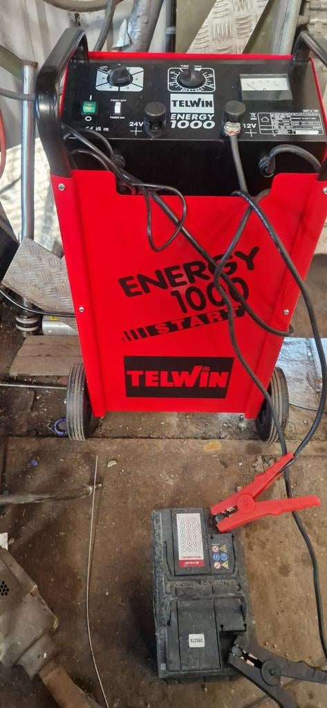 Professionele acculader, Zakelijke goederen, Agrarisch | Werktuigen, Ophalen, Werkplaats, Gebouw of Erf