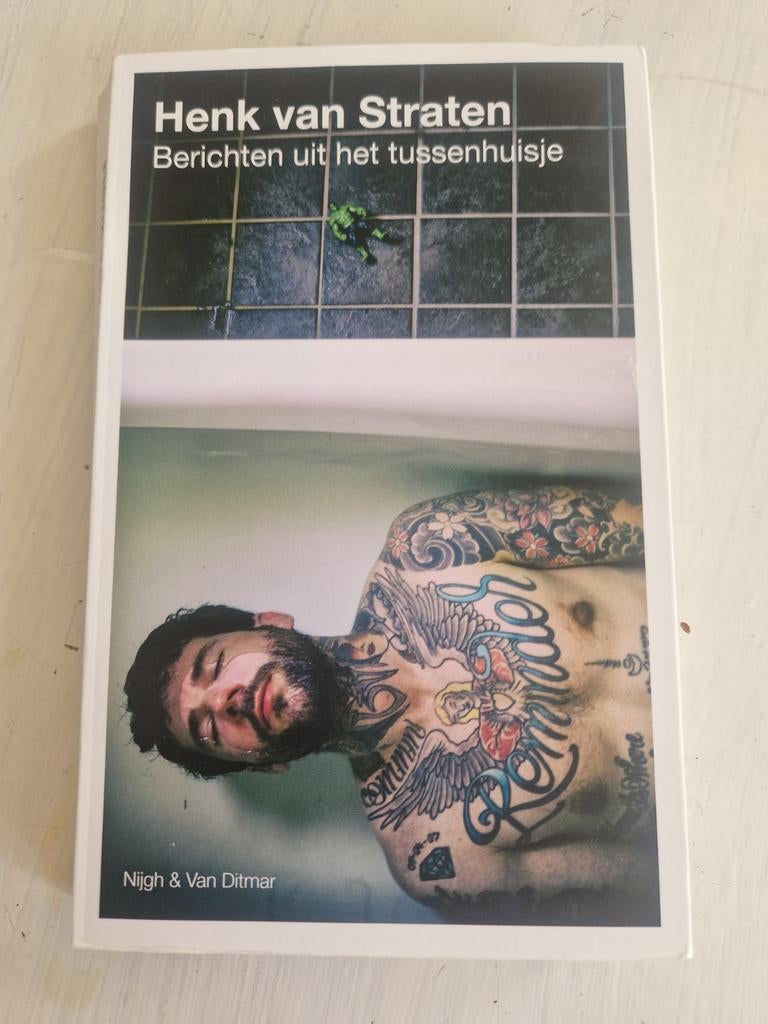 Henk van Straten - Berichten uit het tussenhuisje, Ophalen of Verzenden, Gelezen