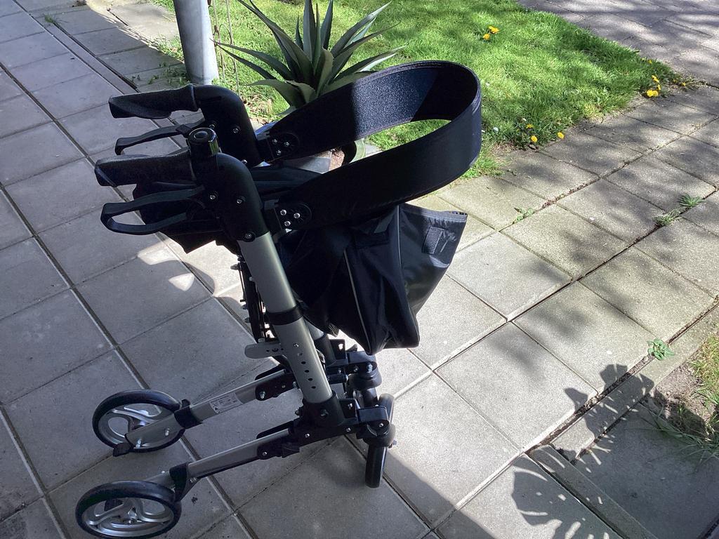 2 rollators, Diversen, Rollators, Ophalen of Verzenden, Opvouwbaar, Gebruikt