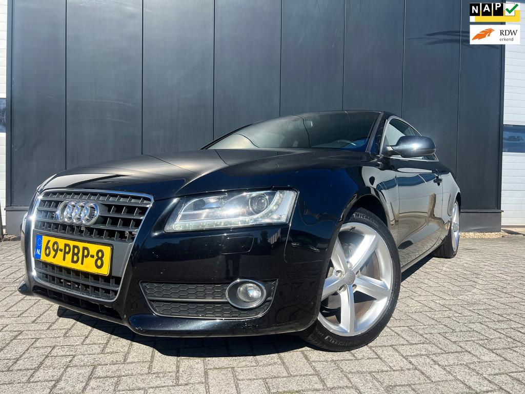 Audi A5 Coupé 1.8 TFSI 2011 AUT/NAVI/17'LMV/ORGNL/NAP, Auto's, Audi, Euro 5, Stof, Gebruikt, Zwart